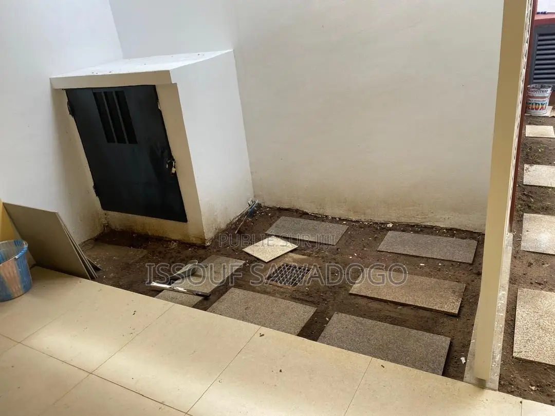 5chbre Duplex dans Isbank, Cocody à Louer