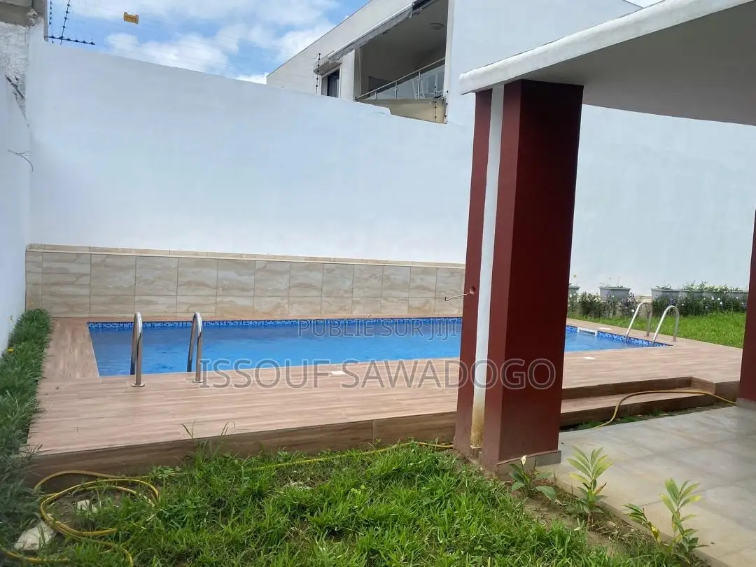 5chbre Duplex dans Isbank, Cocody à Louer