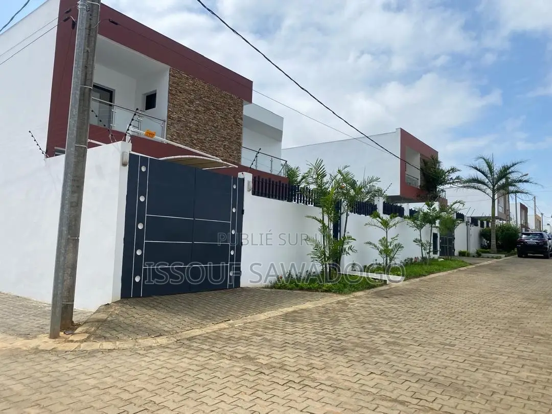 5chbre Duplex dans Isbank, Cocody à Louer