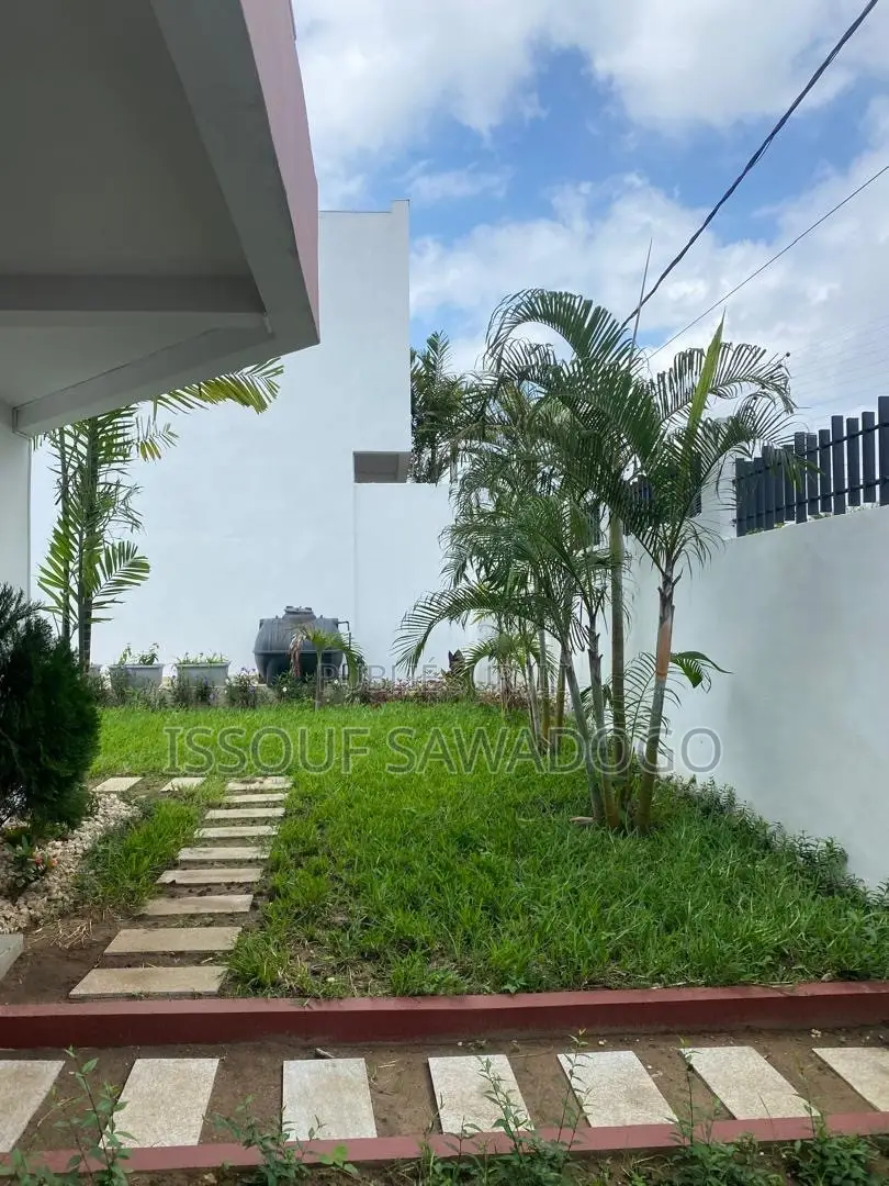 5chbre Duplex dans Isbank, Cocody à Louer