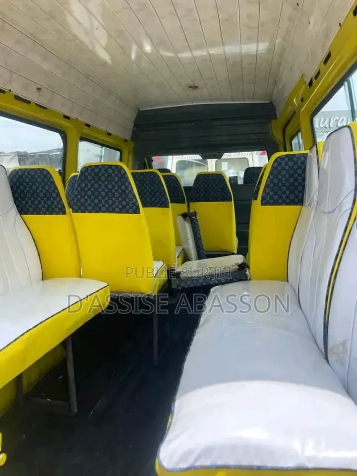 Mazda 1000 2025 Jaune