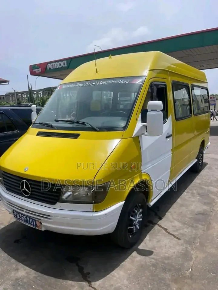 Mazda 1000 2025 Jaune
