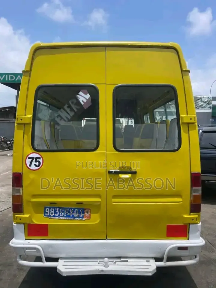 Mazda 1000 2025 Jaune