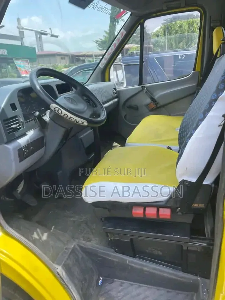 Mazda 1000 2025 Jaune