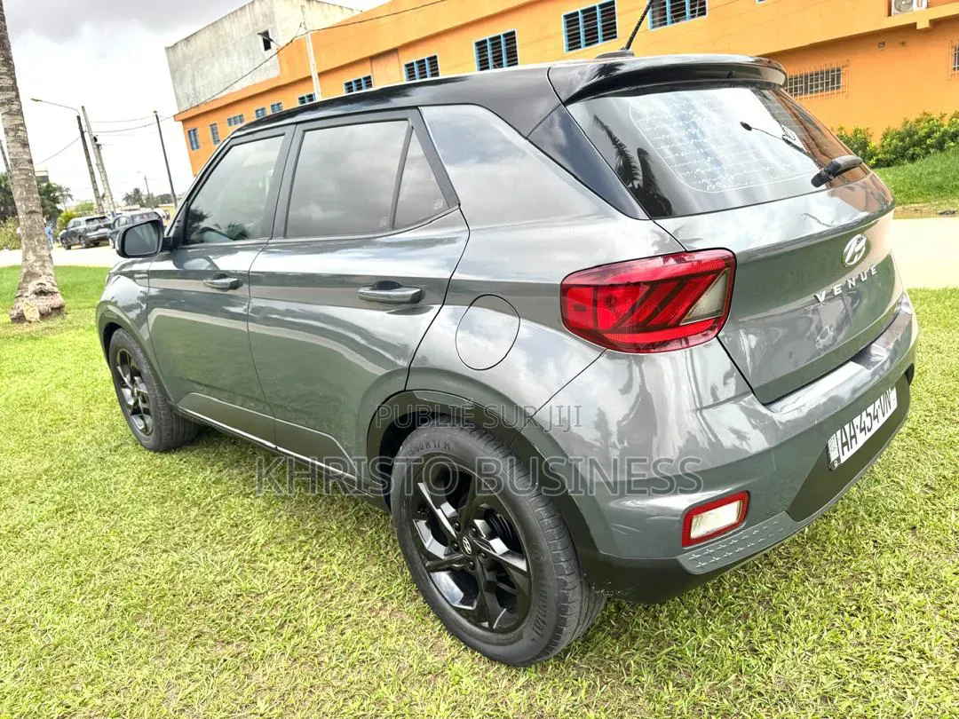 Hyundai Venue 2025 Gris