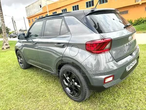 Hyundai Venue 2025 Gris