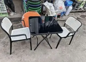 Tables Et Chaises Importés