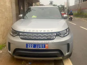 Land Rover Discovery HSE 4x4 2018 Gris