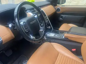 Land Rover Discovery HSE 4x4 2018 Gris