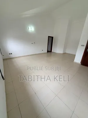 4chbre Duplex dans Francis Gweh, Cocody à Louer