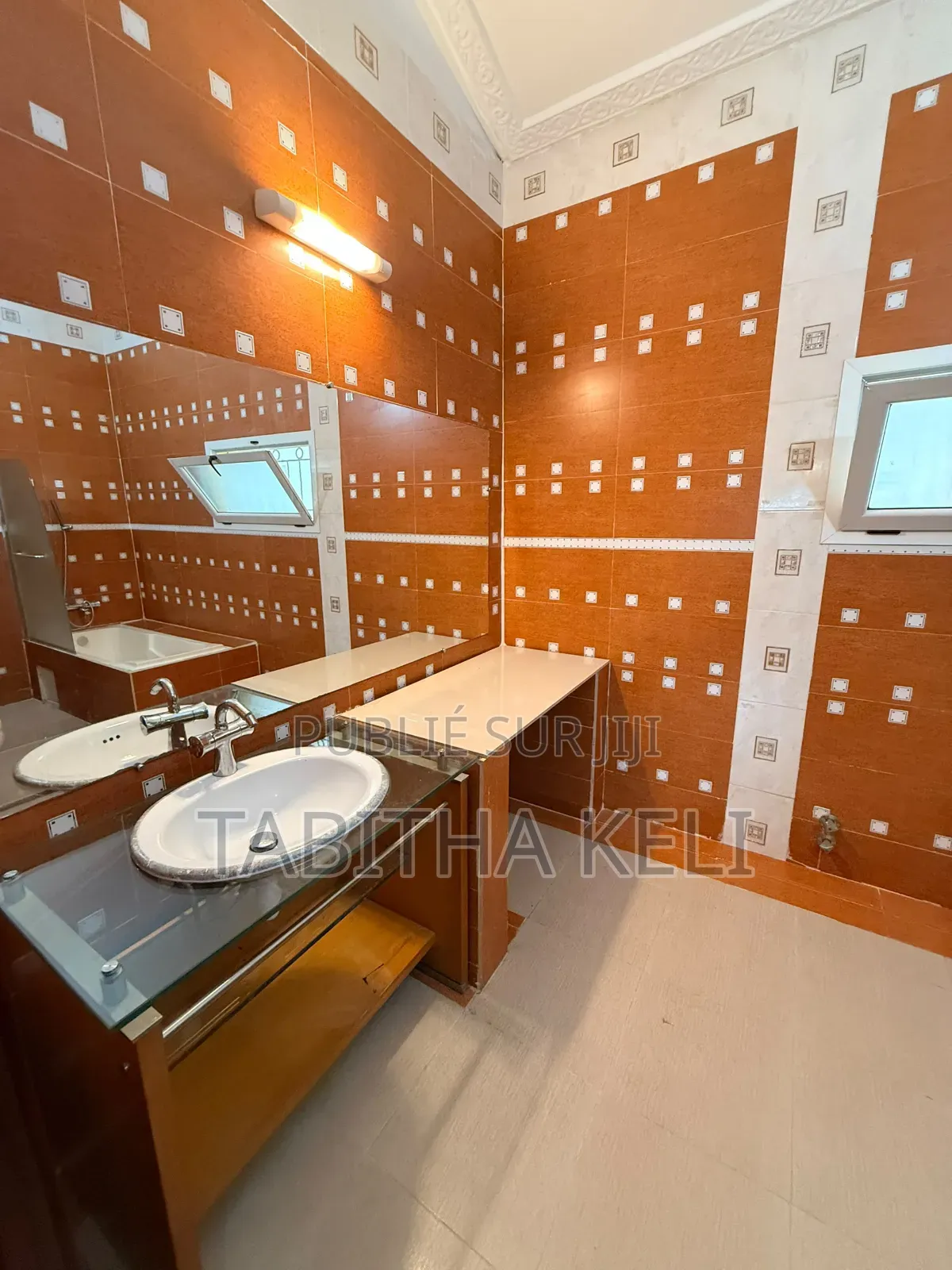 4chbre Duplex dans Francis Gweh, Cocody à Louer