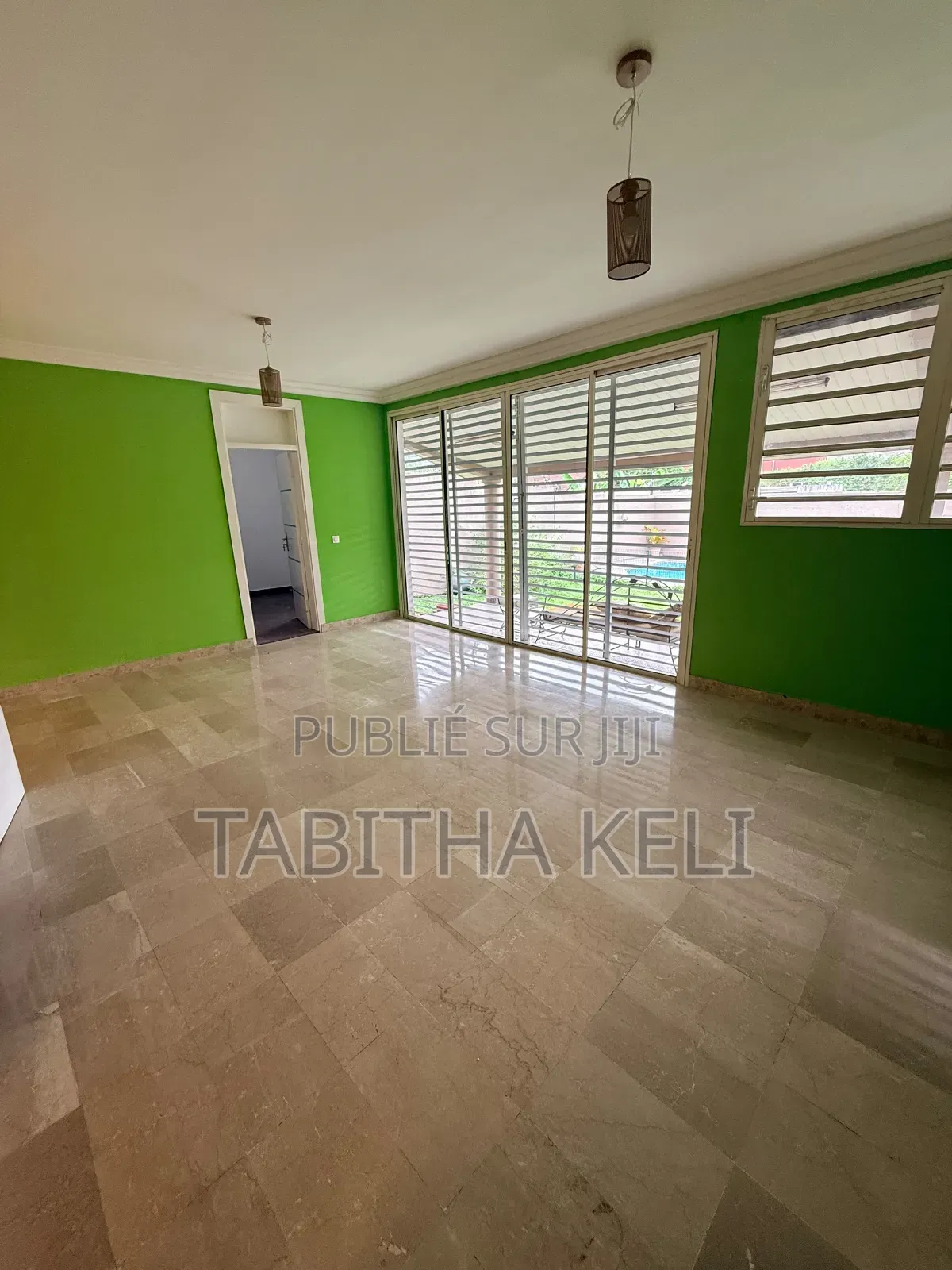 4chbre Duplex dans Francis Gweh, Cocody à Louer