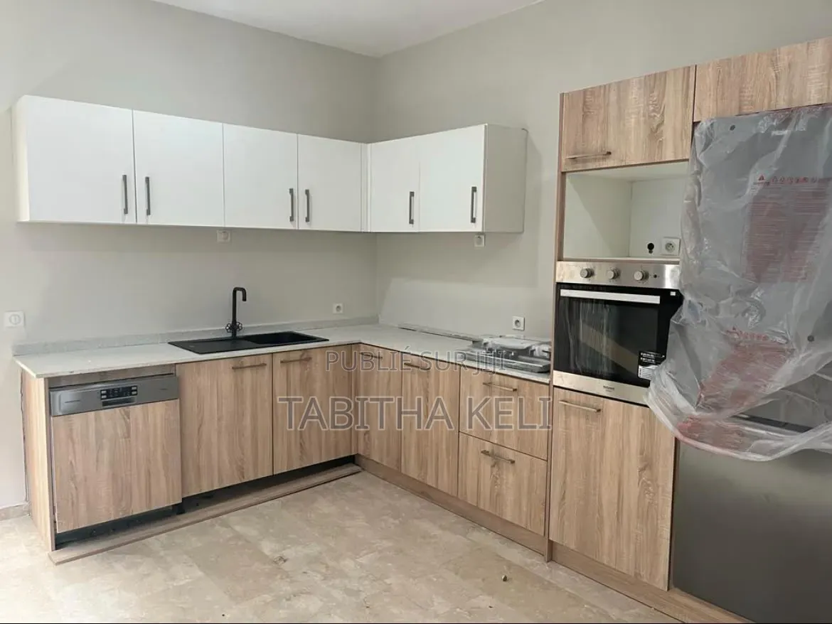 4chbre Duplex dans Francis Gweh, Cocody à Louer