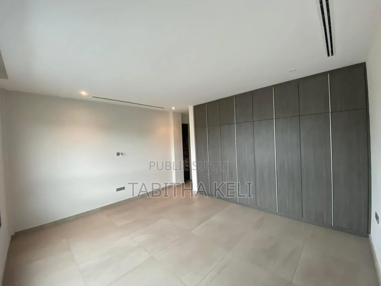 4chbre Duplex dans Francis Gweh, Cocody à Louer