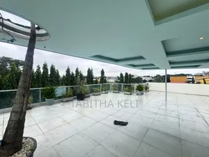 5chbre Duplex dans Francis Gweh, Cocody à Louer
