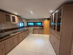5chbre Duplex dans Francis Gweh, Cocody à Louer