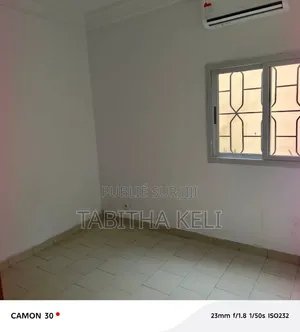 3chbre Appartement dans Francis Gweh, Cocody à Louer