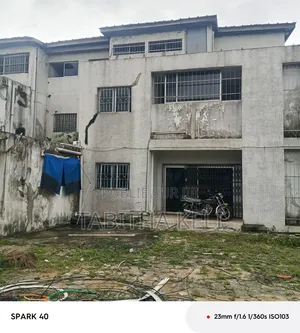 20chbre Duplex dans Francis Gweh, Cocody à Louer