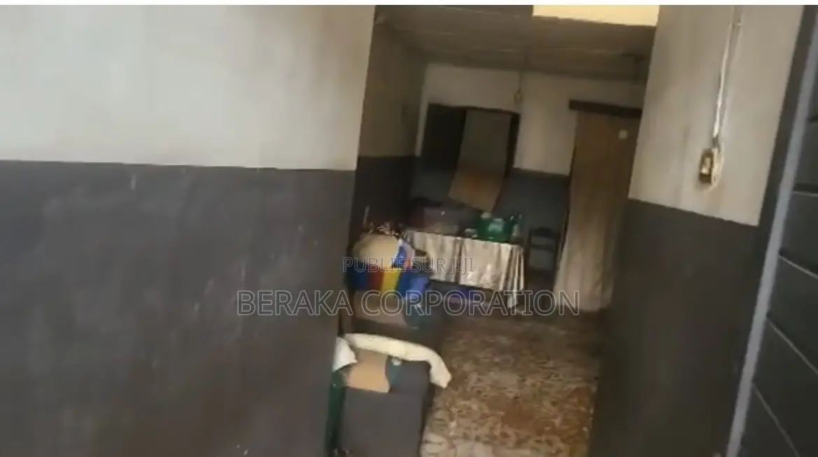 3chbre Villa dans Beraka Corporation, Yopougon à Vendre