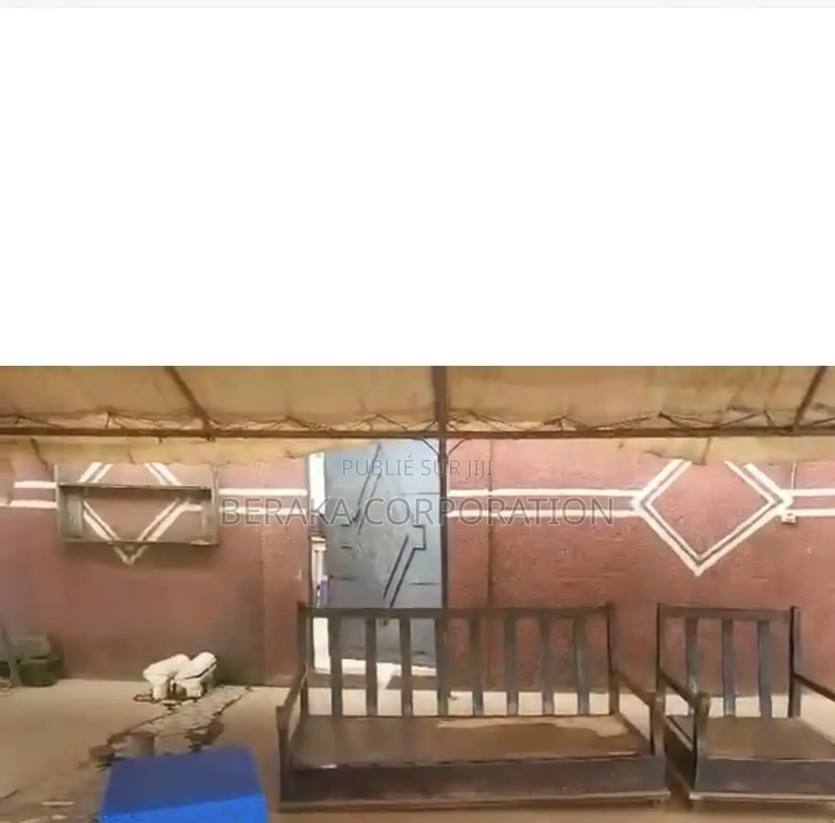 3chbre Villa dans Beraka Corporation, Yopougon à Vendre