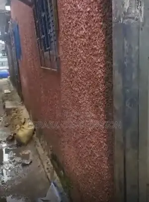 3chbre Villa dans Beraka Corporation, Yopougon à Vendre