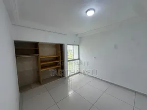 4chbre Appartement dans Francis Gweh, Cocody à Louer