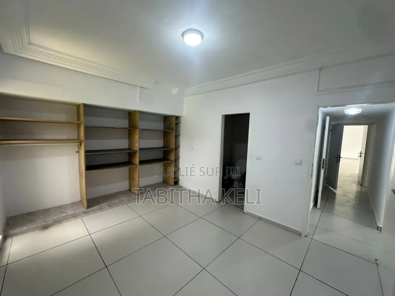 4chbre Appartement dans Francis Gweh, Cocody à Louer