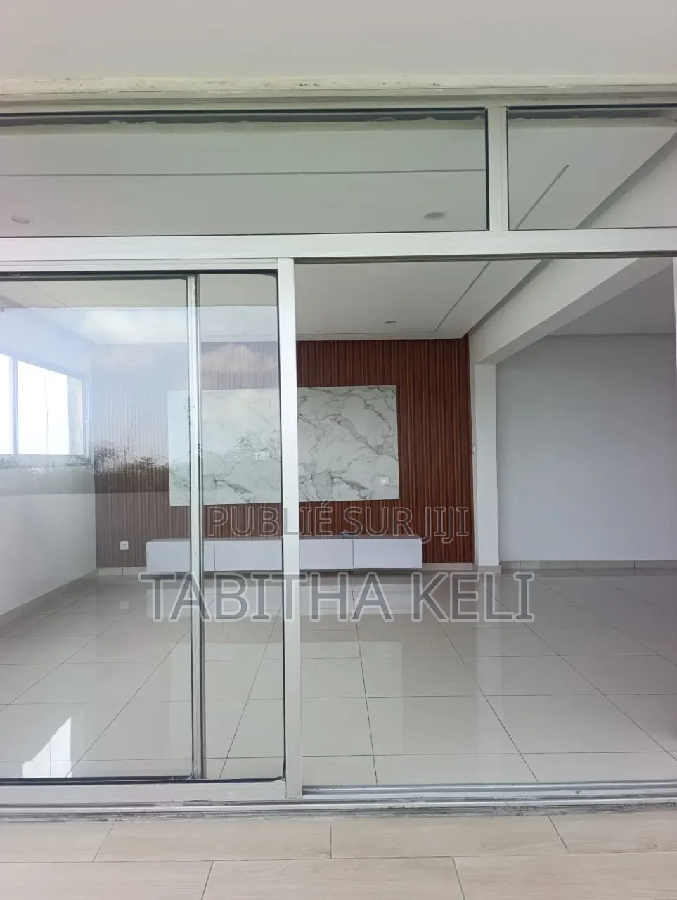 4chbre Appartement dans Francis Gweh, Cocody à Louer