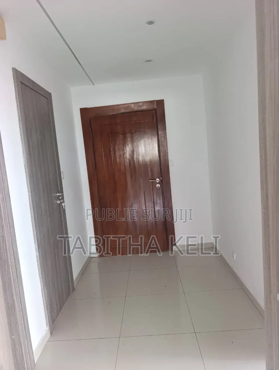 4chbre Appartement dans Francis Gweh, Cocody à Louer
