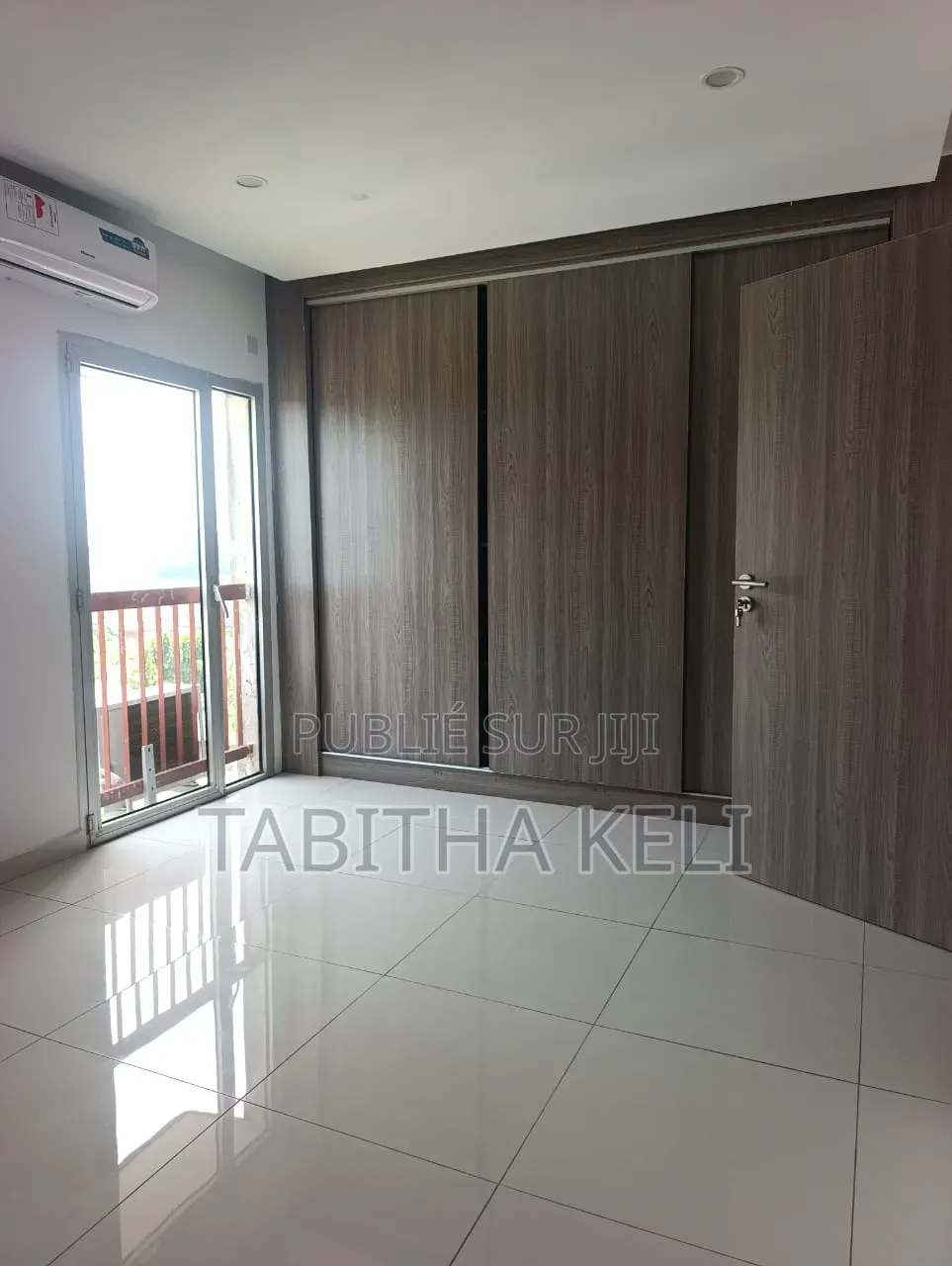 4chbre Appartement dans Francis Gweh, Cocody à Louer