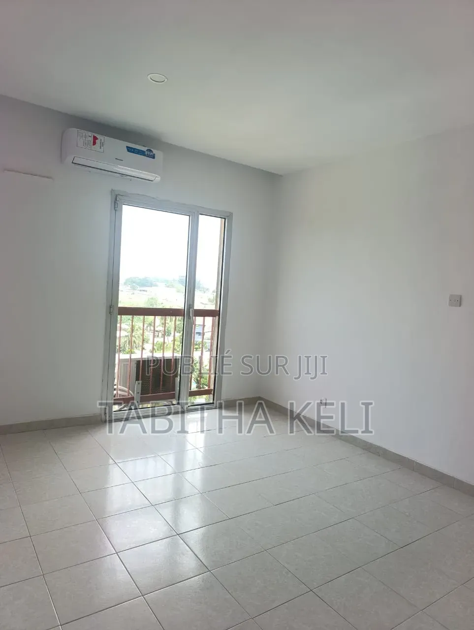 4chbre Appartement dans Francis Gweh, Cocody à Louer