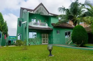 5chbre Duplex dans Francis Gweh, Cocody à Louer