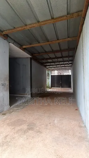 4chbre Duplex dans Francis Gweh, Cocody à Louer