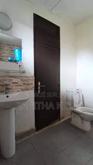 4chbre Duplex dans Francis Gweh, Cocody à Louer