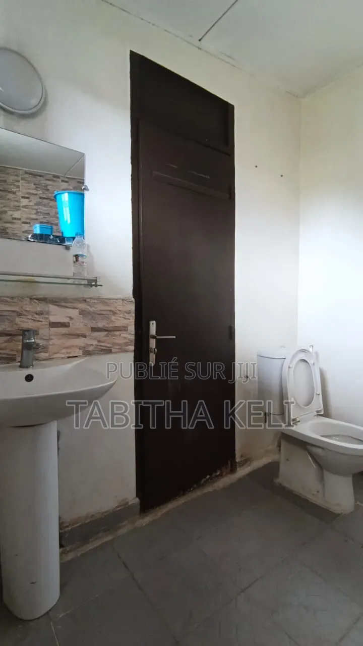 4chbre Duplex dans Francis Gweh, Cocody à Louer