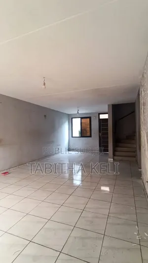 4chbre Duplex dans Francis Gweh, Cocody à Louer