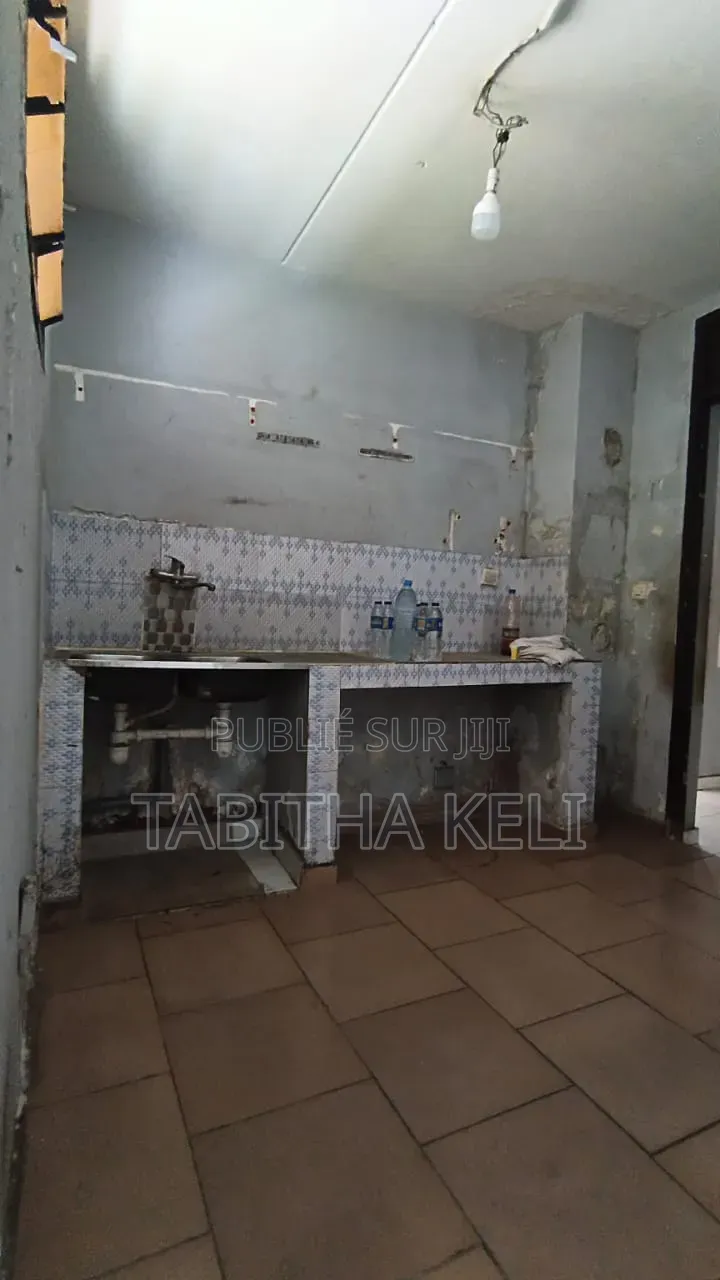 4chbre Duplex dans Francis Gweh, Cocody à Louer
