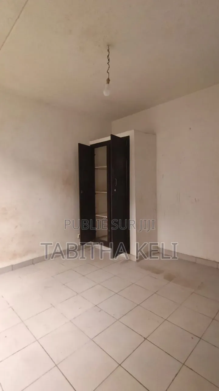 4chbre Duplex dans Francis Gweh, Cocody à Louer