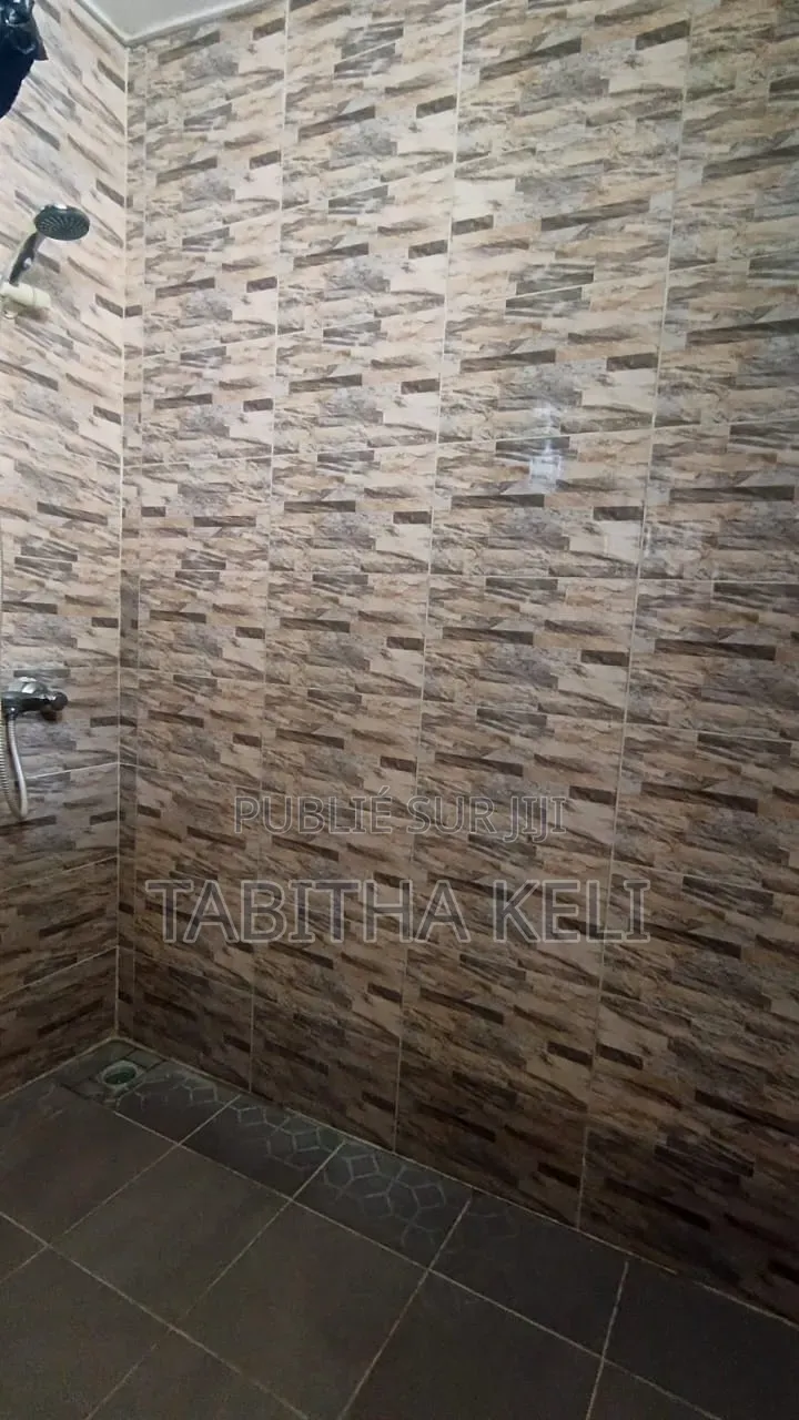 4chbre Duplex dans Francis Gweh, Cocody à Louer