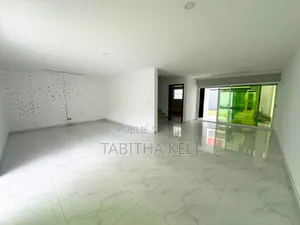 3chbre Duplex dans Francis Gweh, Cocody à Louer