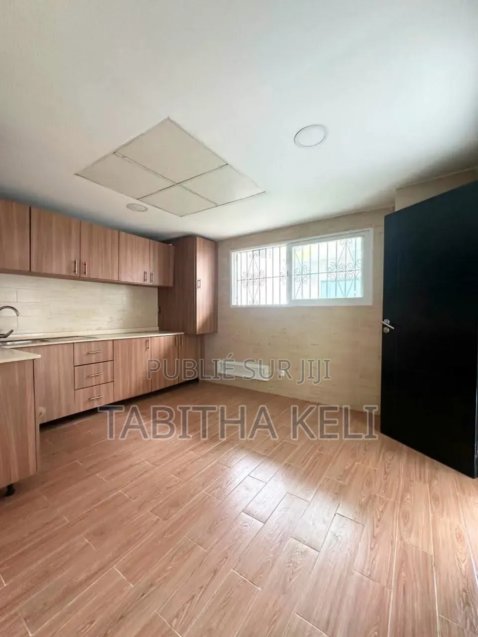 3chbre Duplex dans Francis Gweh, Cocody à Louer