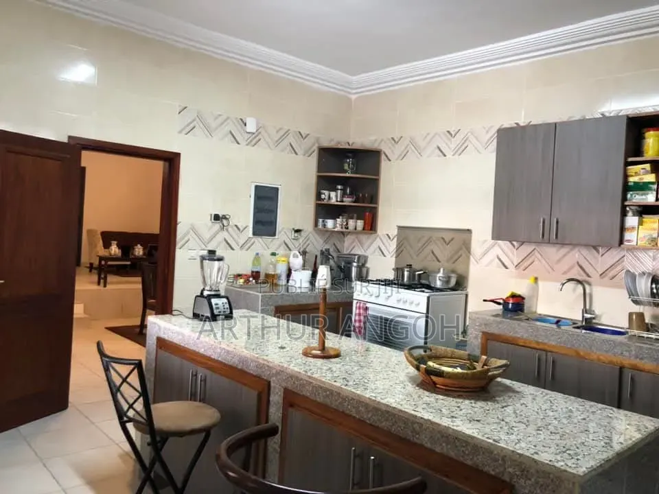 6chbre Duplex dans Aba Immobilier Ci, Grand-Bassam à Vendre