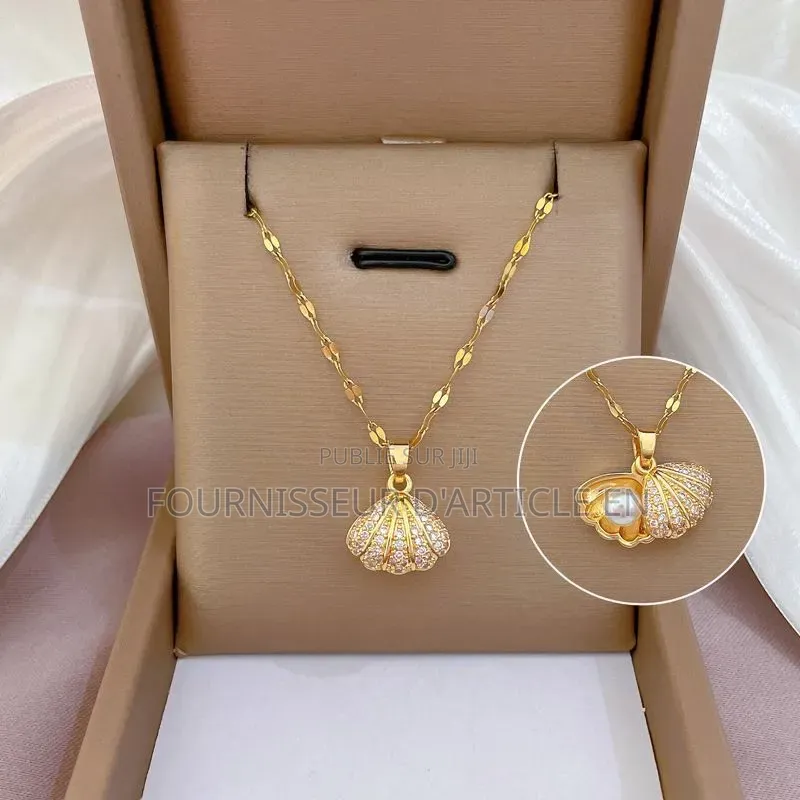 Collier Avec Pendentif en Perle,