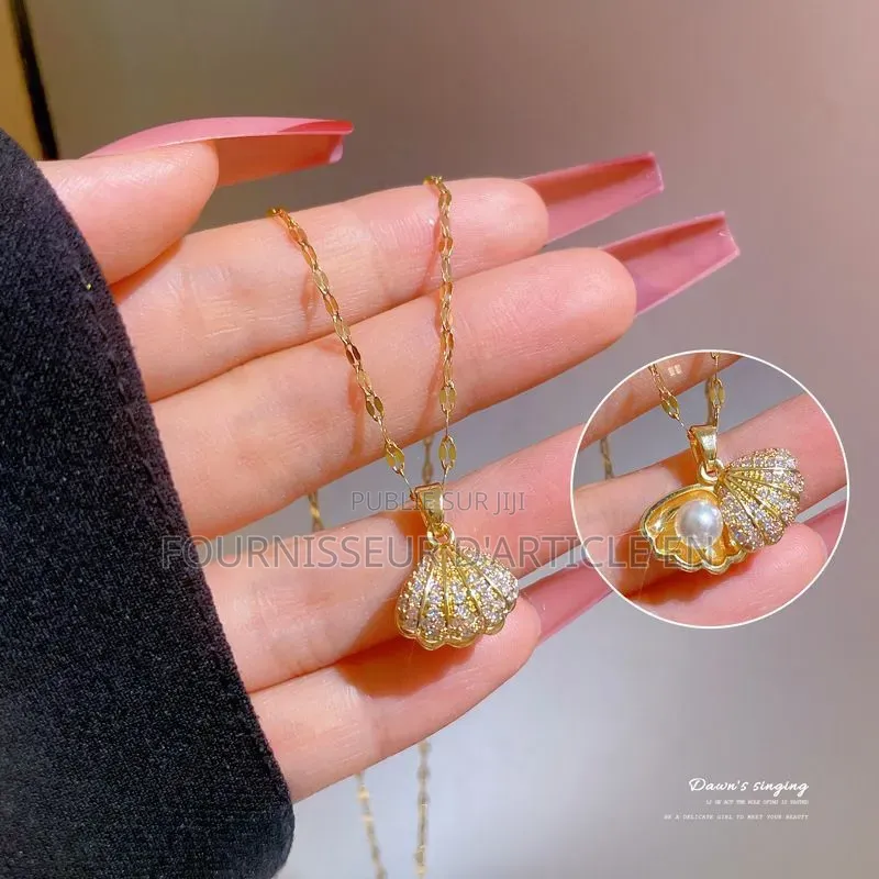 Collier Avec Pendentif en Perle,