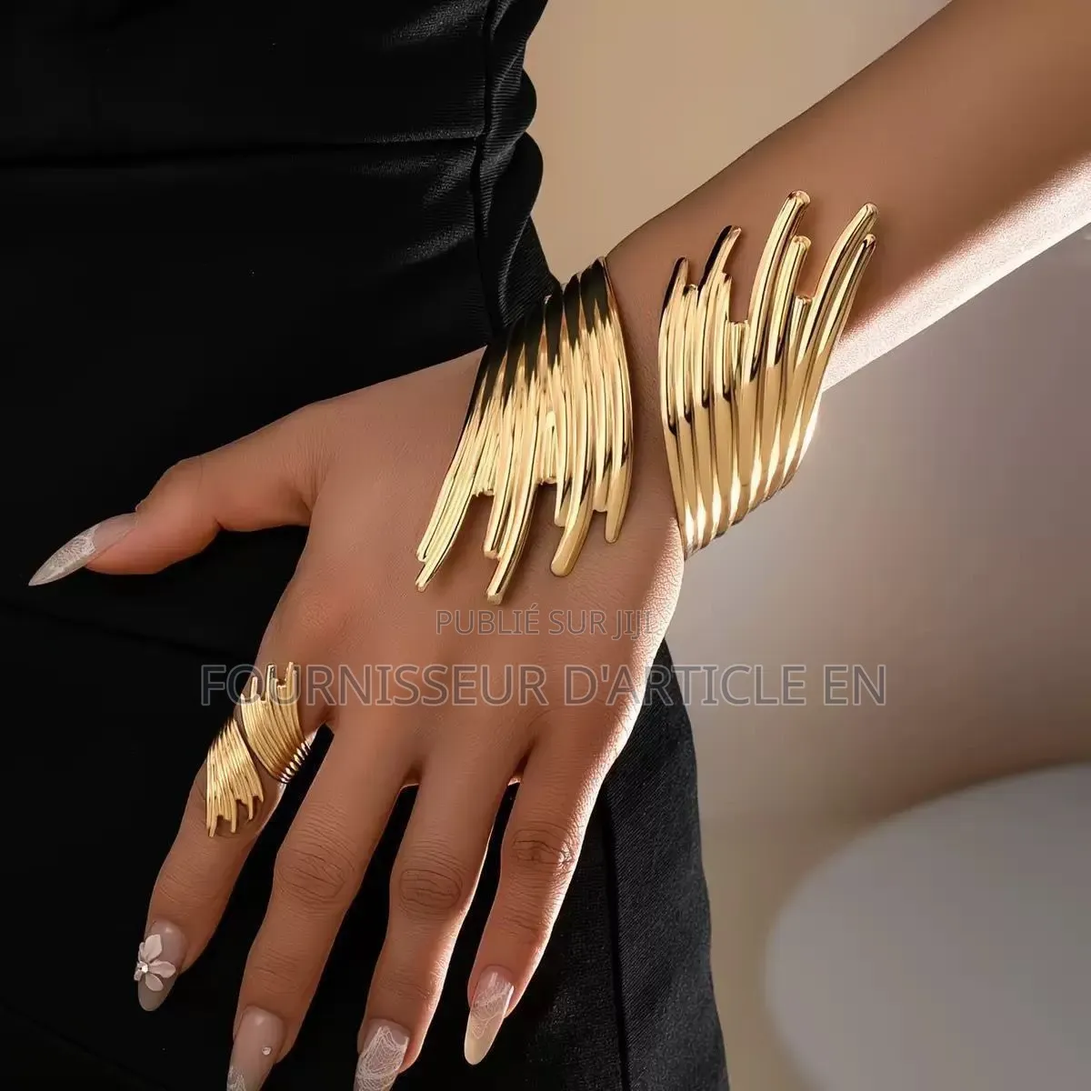 Ensemble De Bijoux Bracelet Et Bague Ouverts Et Personnalisés