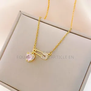 Collier Broche en Forme De Cœur,