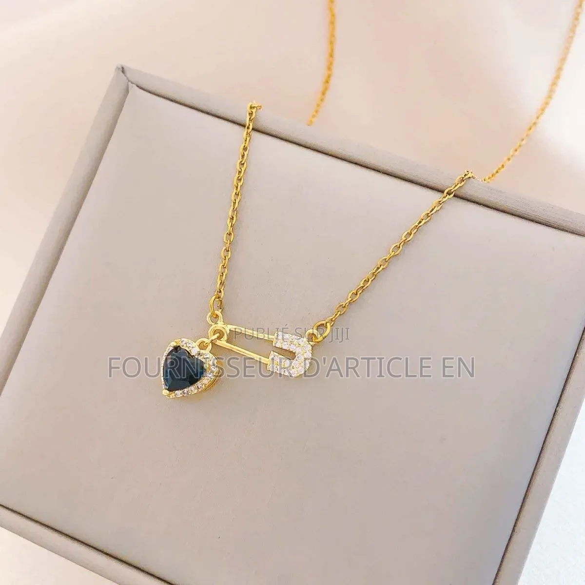 Collier Broche en Forme De Cœur,