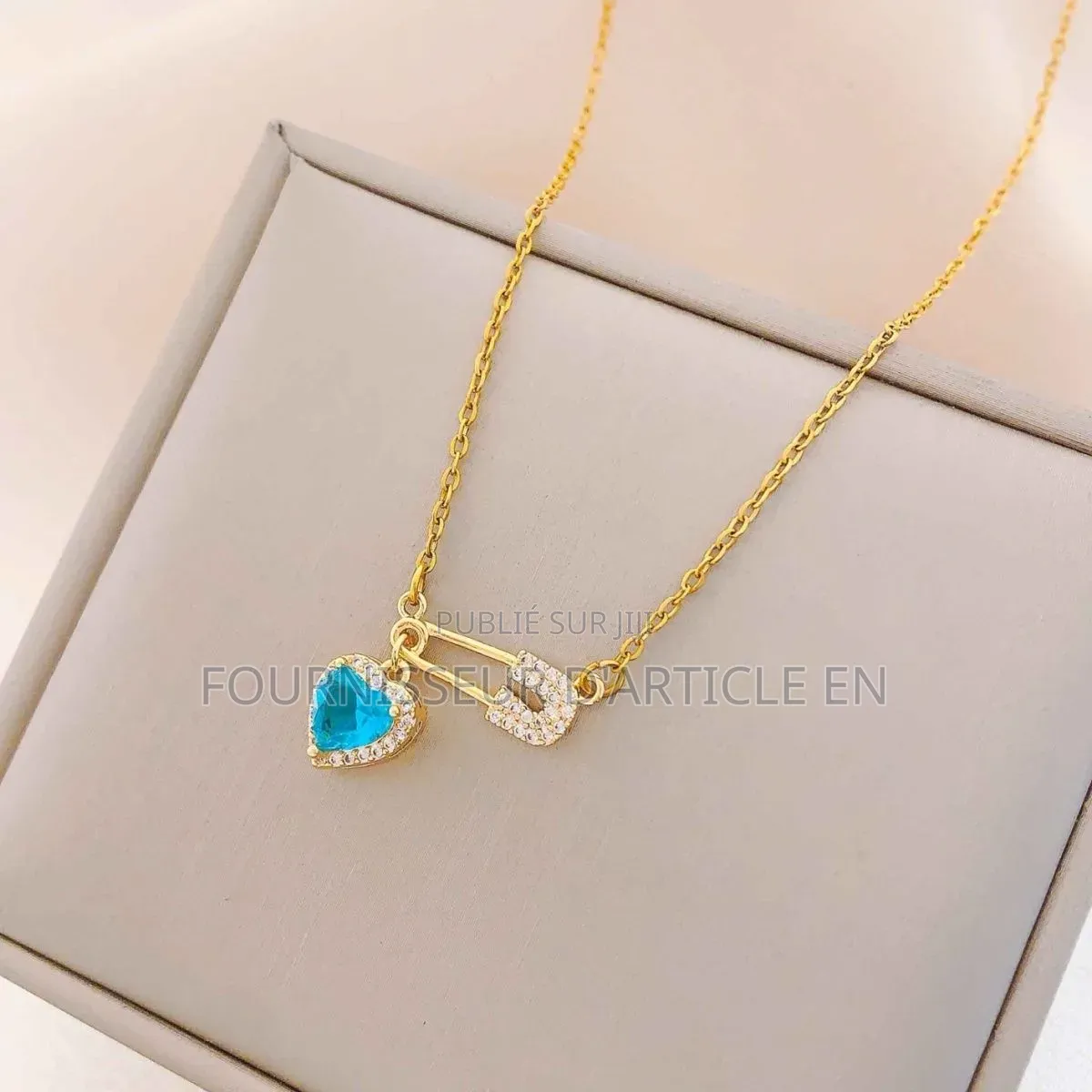 Collier Broche en Forme De Cœur,