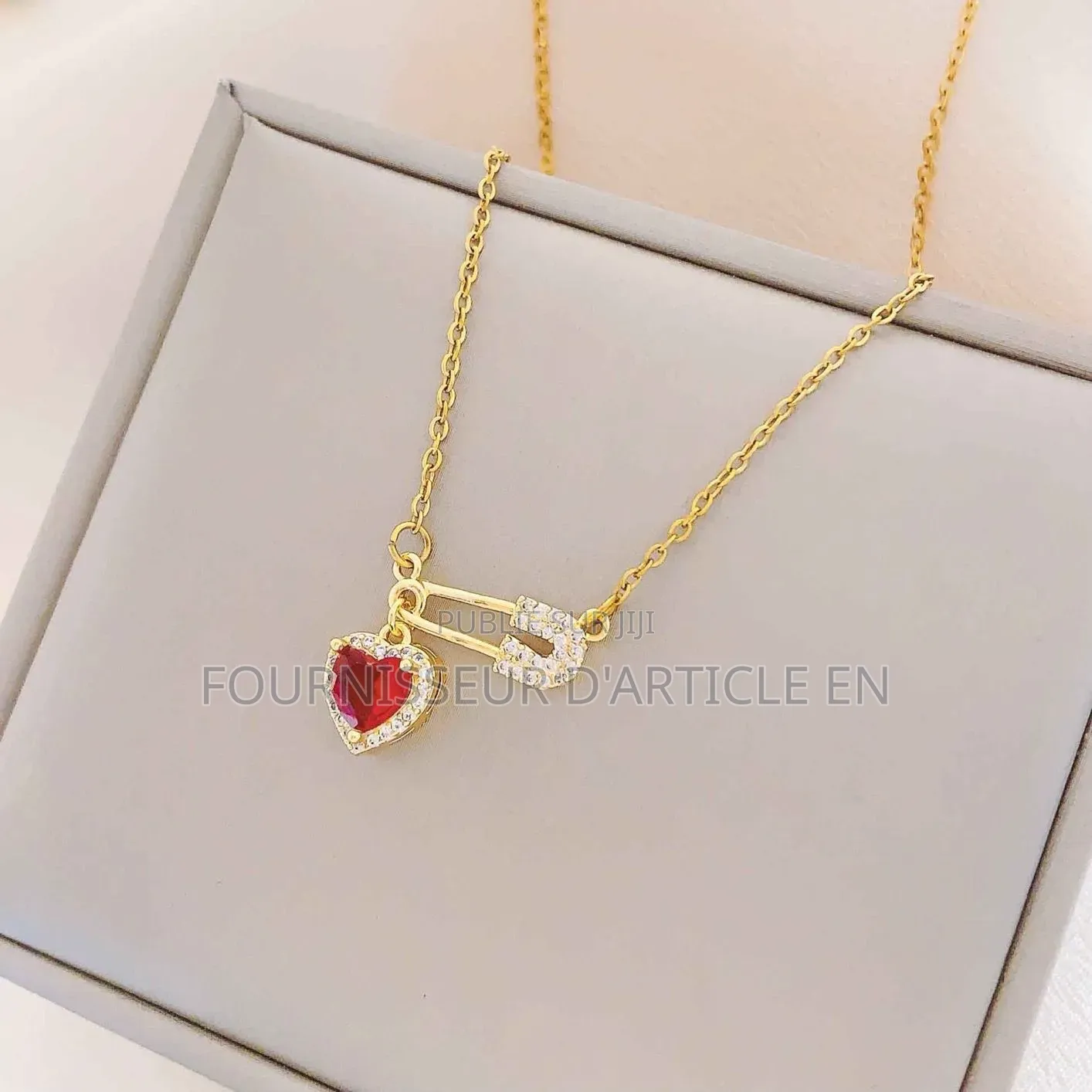 Collier Broche en Forme De Cœur,