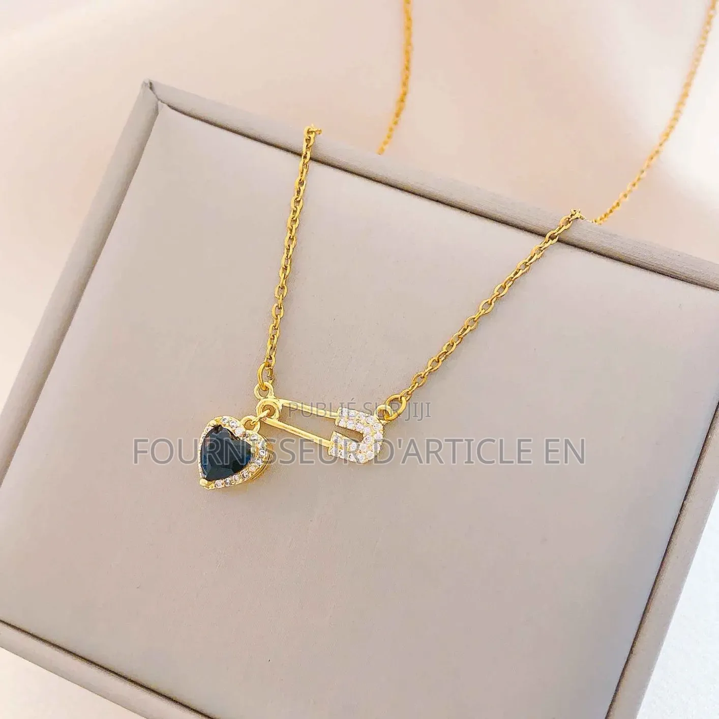 Collier Broche en Forme De Cœur,